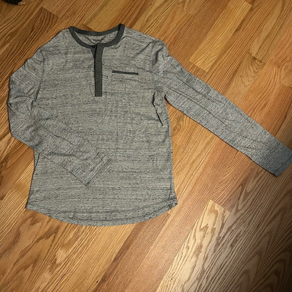 Express - Soft Washed Long Sleeve Henley - M - NWOT